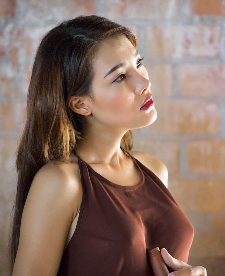 Hotgirl lộ núm vú