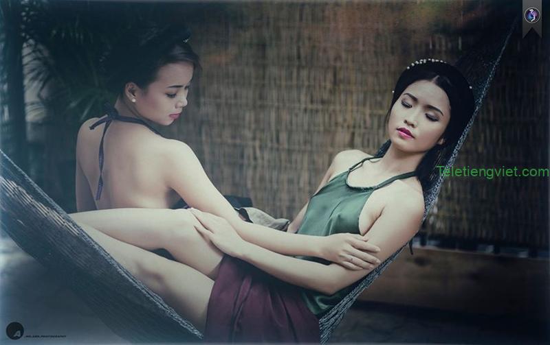 Ảnh SEX Áo Yếm ,gái xinh mặc áo yếm vú to lộ ti HỒNG