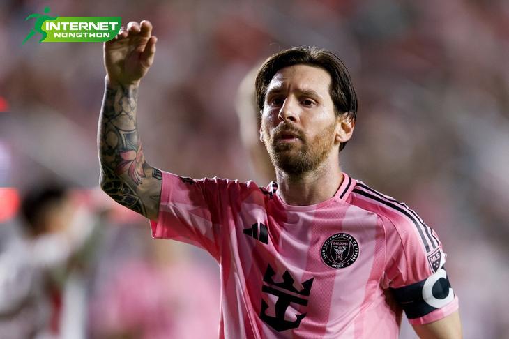Khởi đầu sự nghiệp bóng đá chuyên nghiệp Lionel Messi
